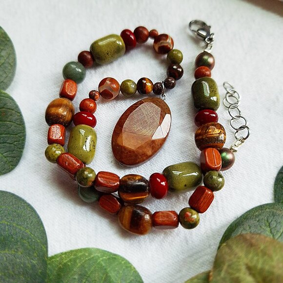 Boho Multi Stone Beaded Choker, 70s Earthy Pendant Choker, Witchy Woodland - Picture 9 of 9